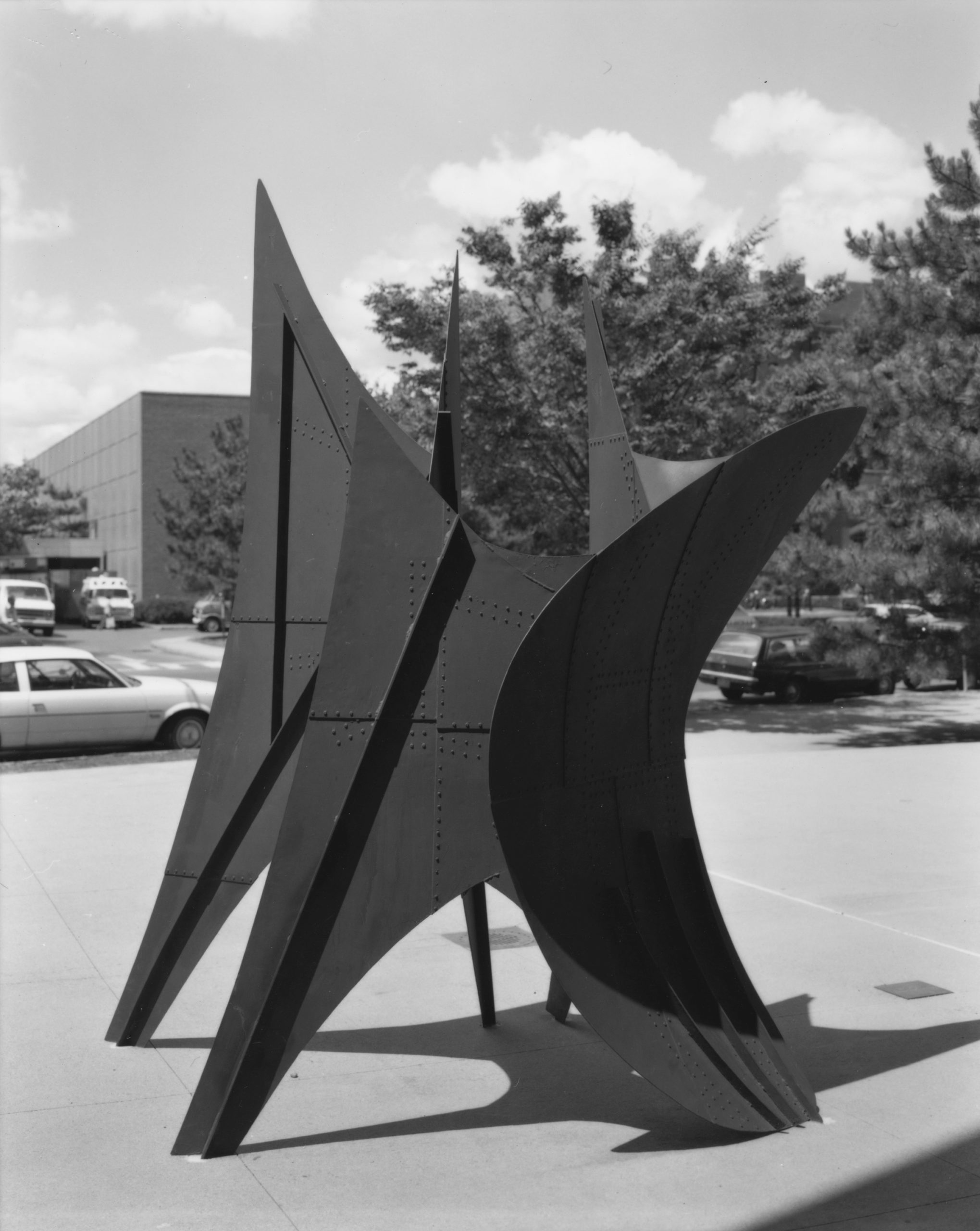 Deux Discs (1965) | Calder Foundation