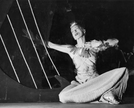 Martha Graham performing Judith (1950)