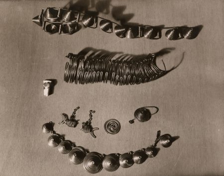 Calder jewelry (1932)