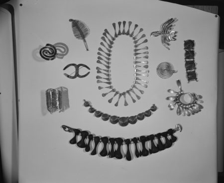 Calder jewelry (c. 1930–40) (1943)