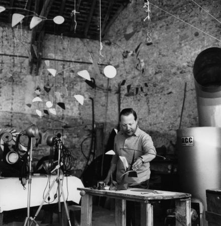 Giovanni Carandente in François Premier studio Saché (1964)