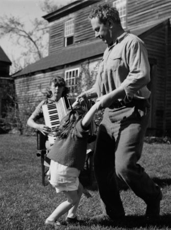 Louisa Calder playing accordion for Calder and daughter Sandra (1938)