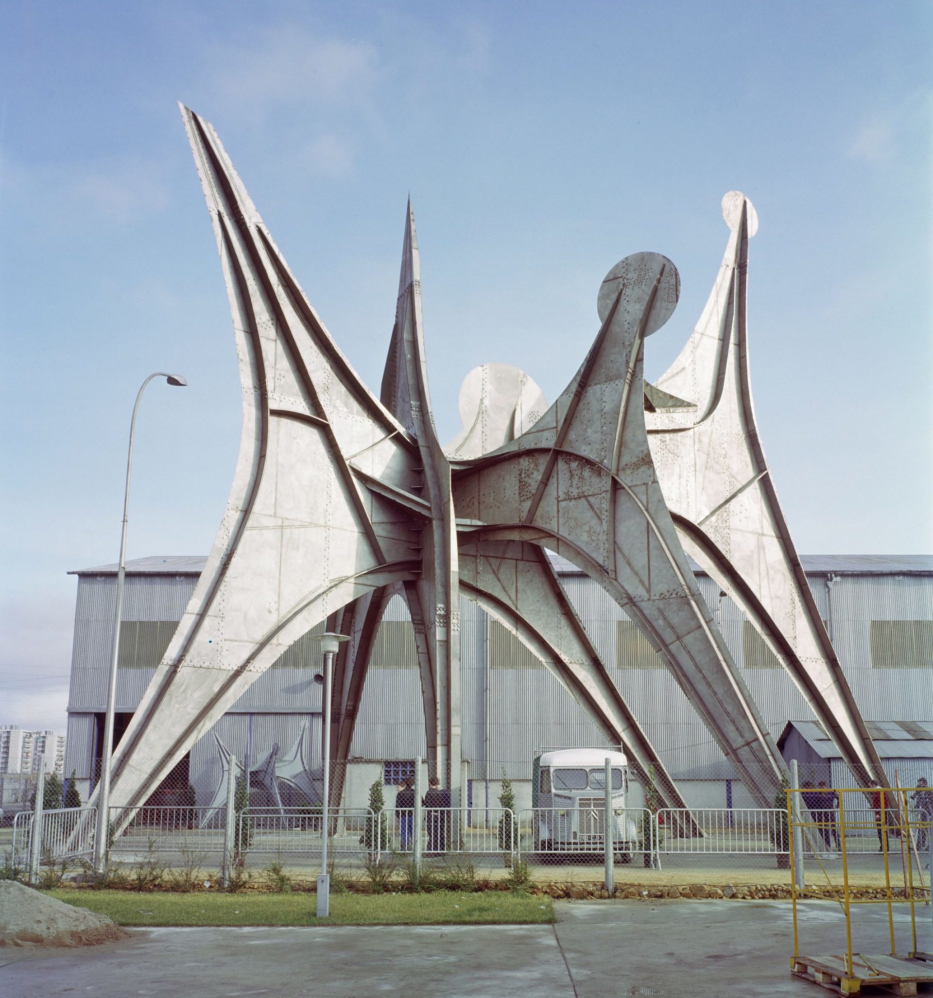 ３Ｄ立体絵画集「L'ALBUM FOLIOSCOPIQUE DU ROYANS」 Trois pics (1967) | Calder Foundation